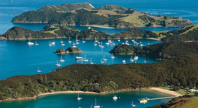 How to 'cross the ditch' from Australia to New Zealand.  Come on - the Bay of Islands beckons. ©  SW